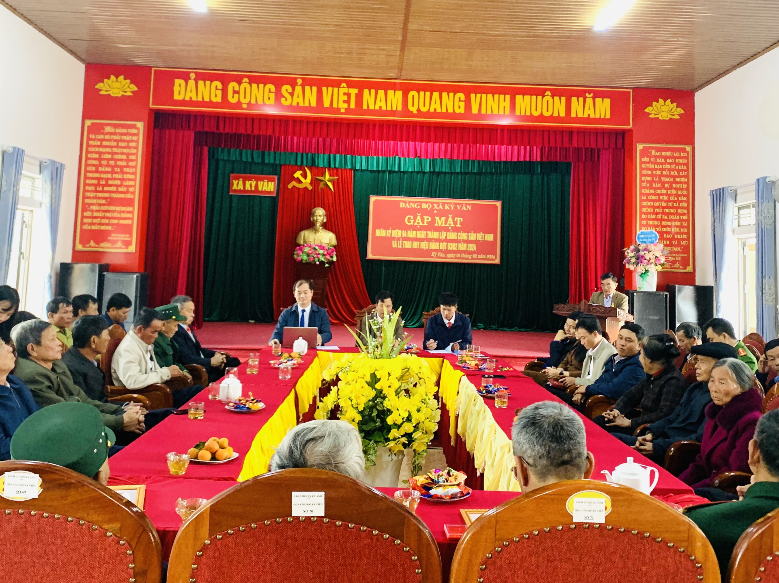 Ban Chấp hành Đảng bộ xã Kỳ Văn tổ chức gặp mặt nhân kỷ niệm 94 năm ngày thành lập Đảng Cộng sản Việt Nam (03/02/1930 – 03/02/2024)